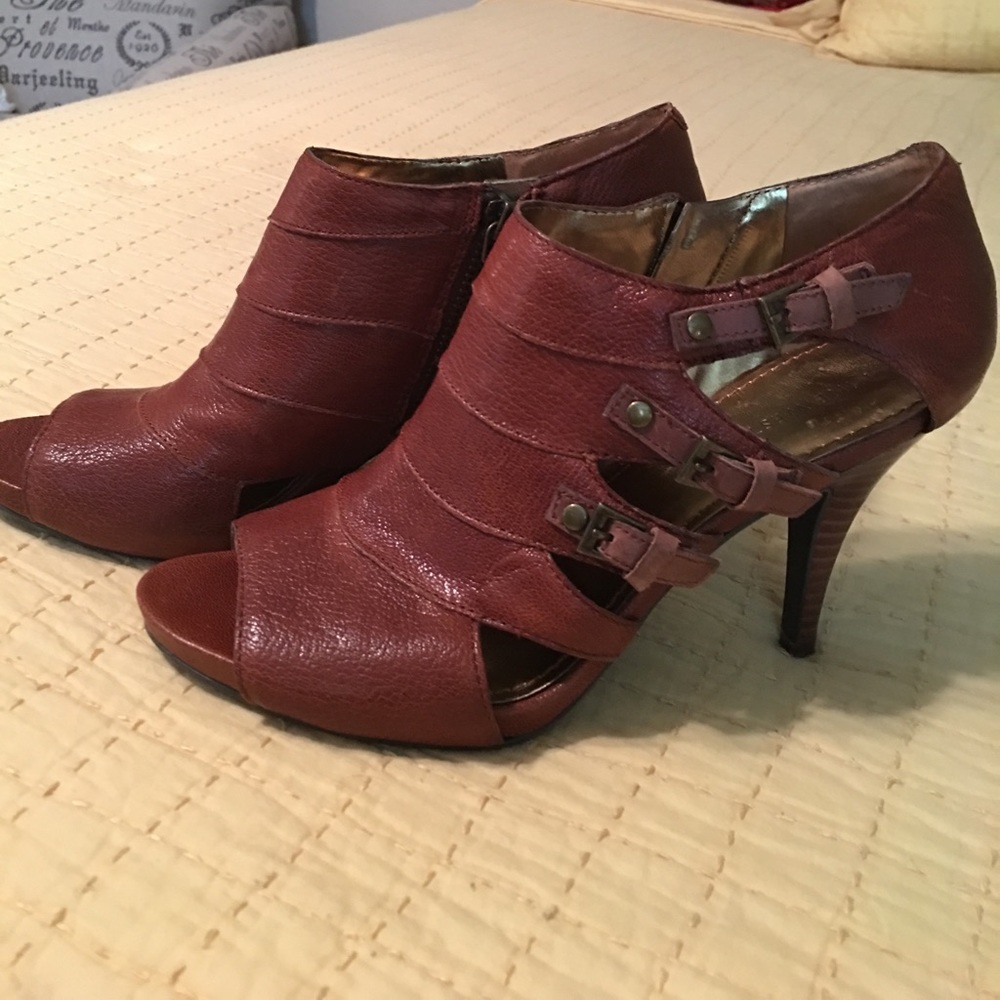 Nine West Sexy Booty Heels - Size 8