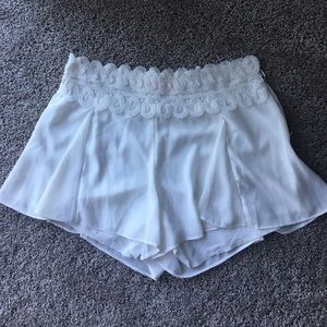 White Skort ~ Like New!