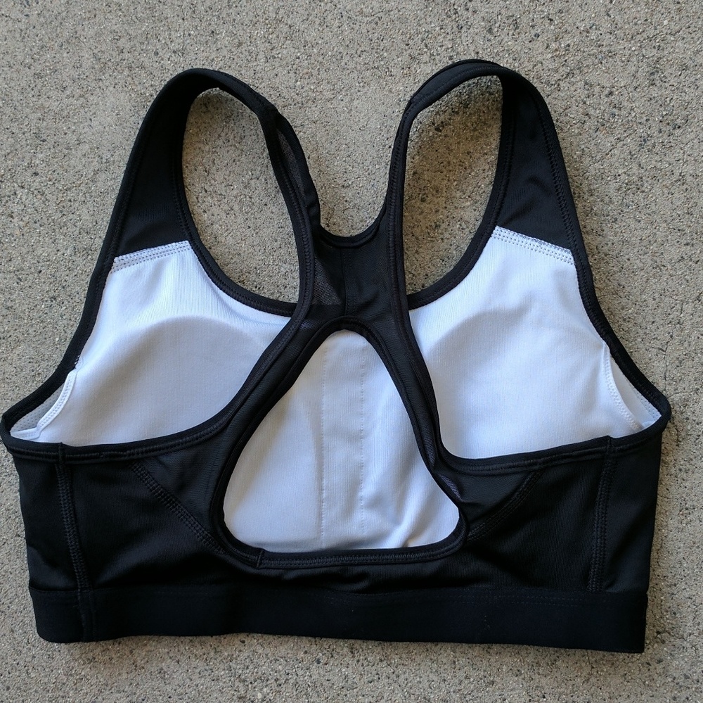 SOLD. Nike Pro Classic Cooling Sports Bra - Padded - Picture 3 of 7