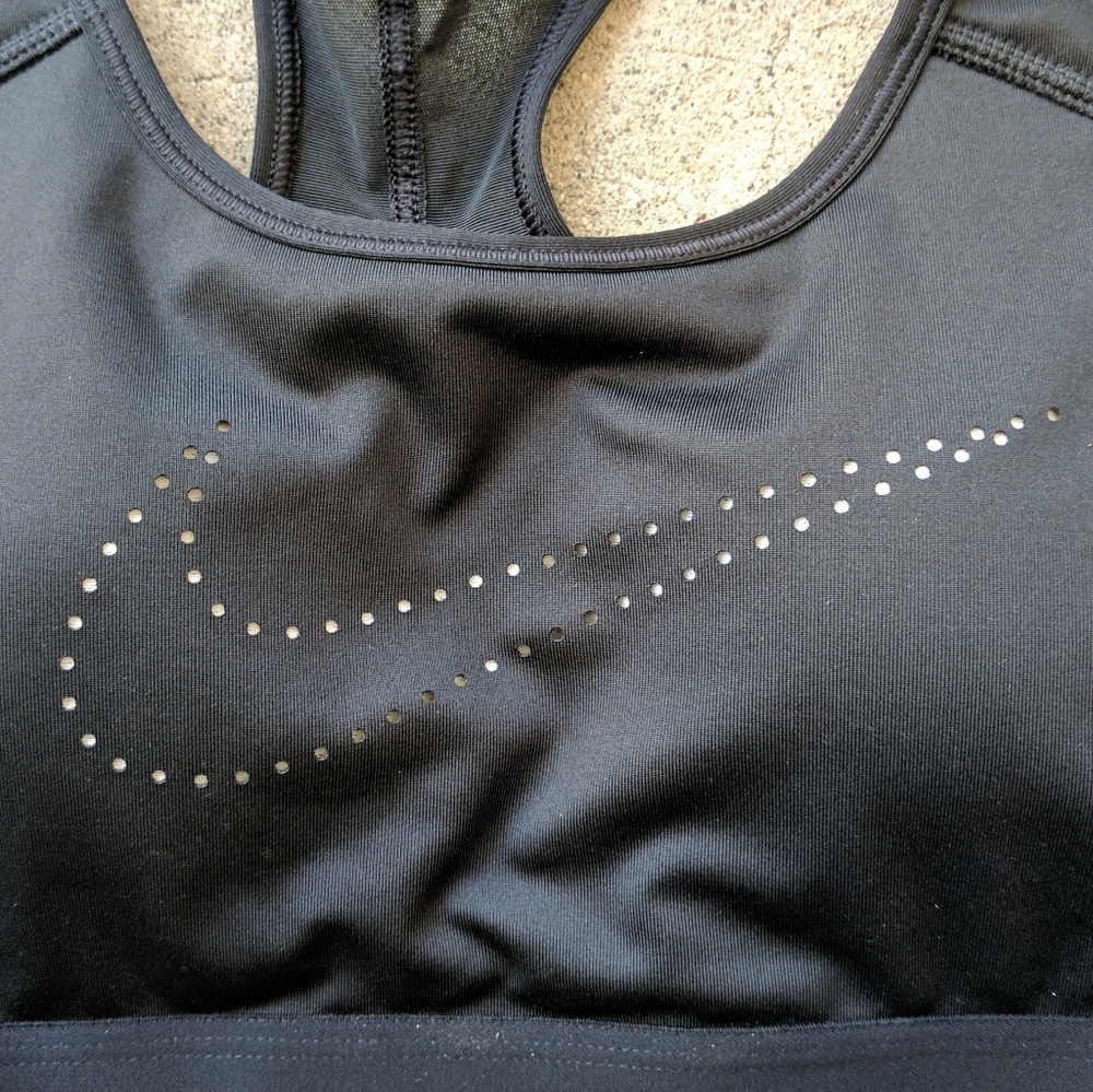SOLD. Nike Pro Classic Cooling Sports Bra - Padded - Picture 4 of 7