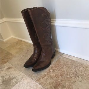 Ariat lyric cowboy boot