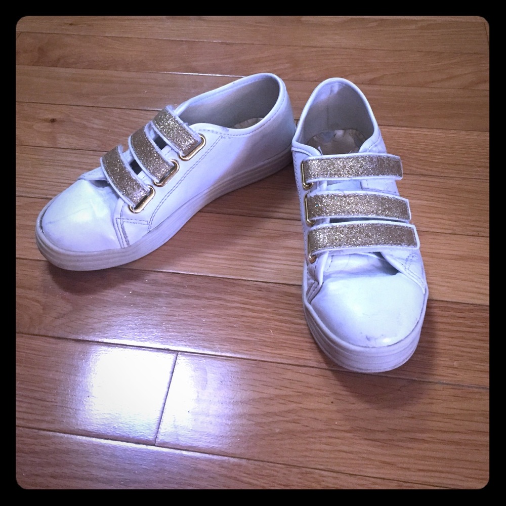 Girls Tahari gold Velcro sneakers