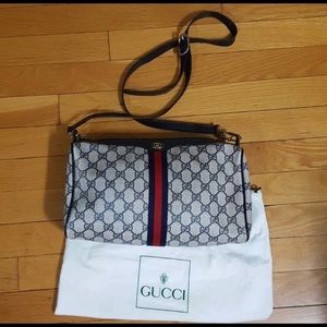 Vintage Gucci Shoulder/ Crossbody.  Signature bag