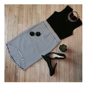 GUESS Black & White Stripe Scoop Skirt
