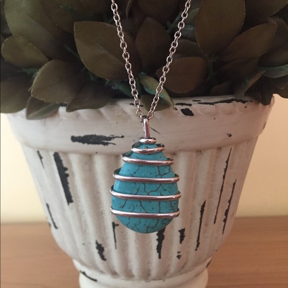 Statement Necklace - Picture 3 of 5