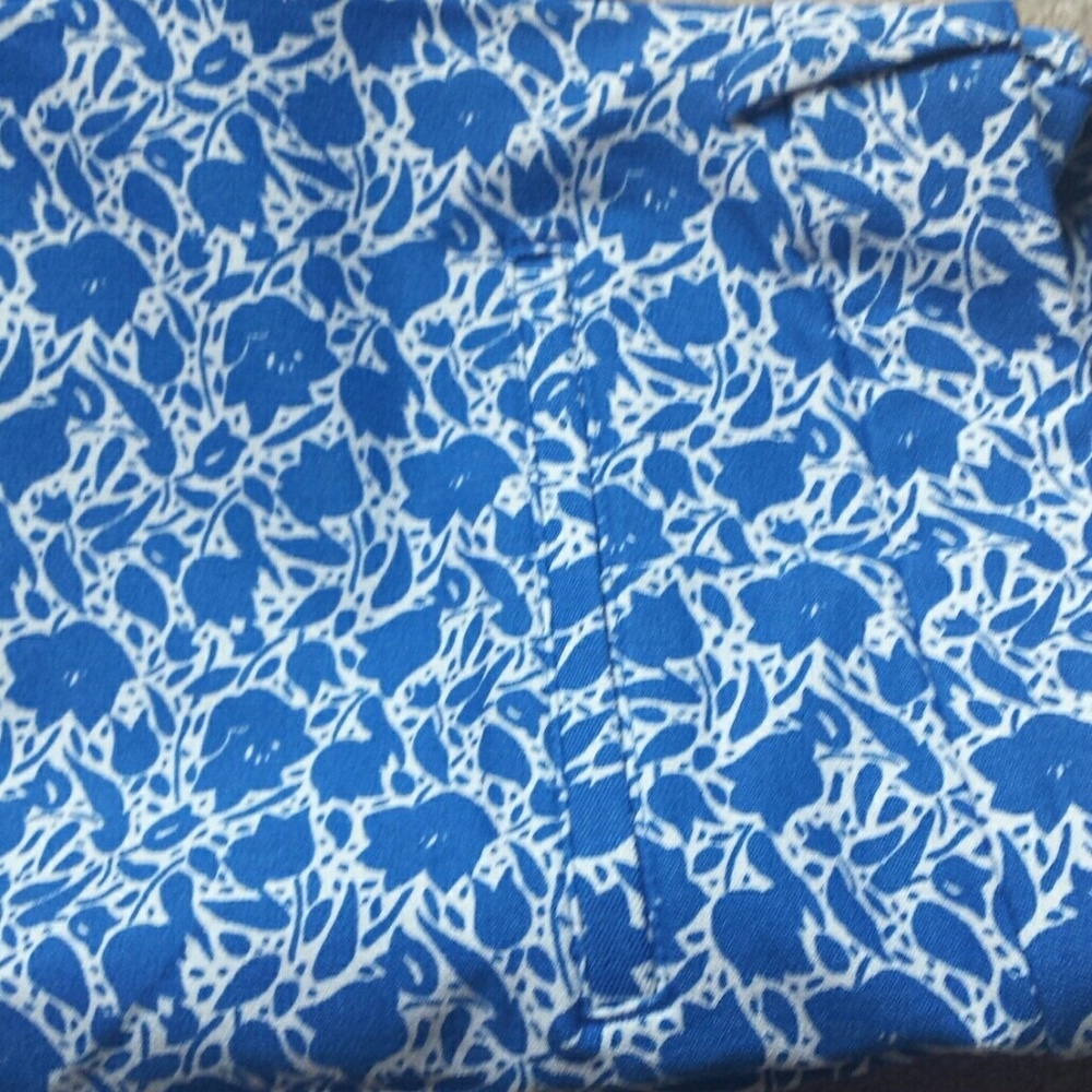 *Old Navy Pixie Ankle Flower Pants* - Picture 7 of 8