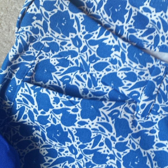 *Old Navy Pixie Ankle Flower Pants* - Picture 6 of 8