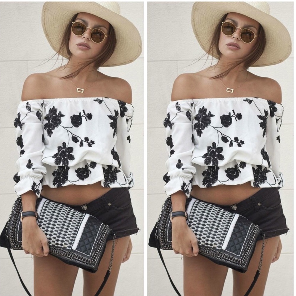 ♣️Dahlia • Exposed Shoulder Peplum Top♣️ - Picture 2 of 3