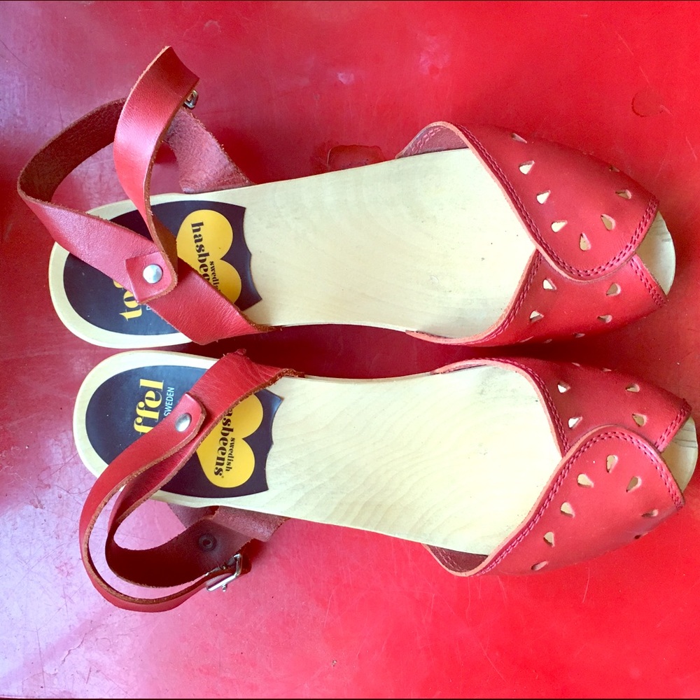 Swedish Hasbeens red peep-toe low clogs, 36 EURO