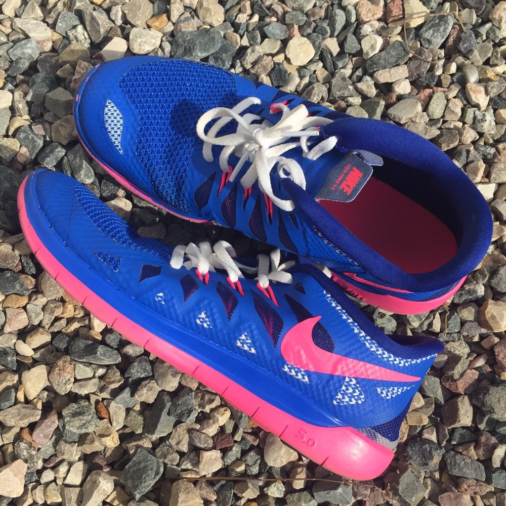 Nike size 7 women's running shoes