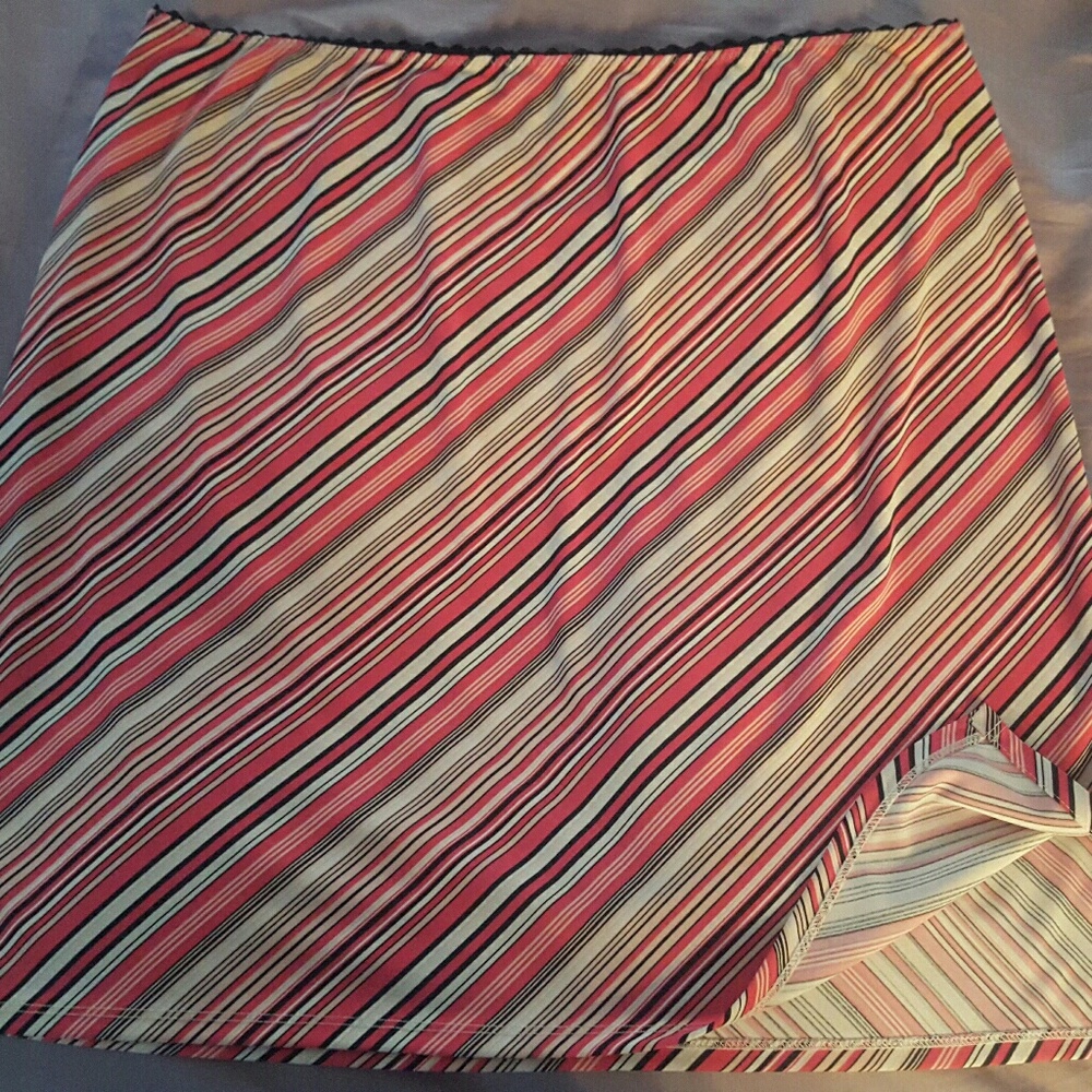 Skirt - Picture 2 of 2