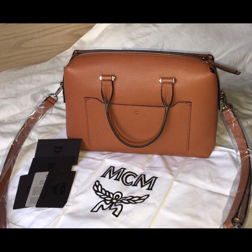 ⛔️SOLD⛔️MCM BAG - Picture 2 of 7