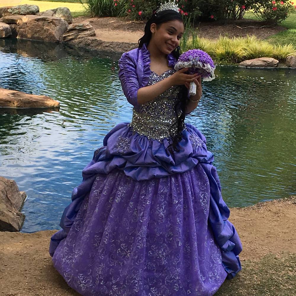 Meet your Posher, Paola