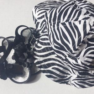 Infant black sandals and zebra hat!