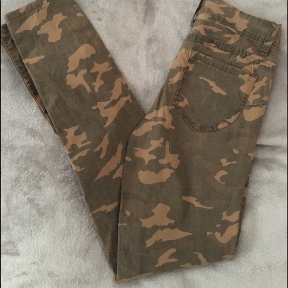 Rue 21 Camouflage Mid Rise Jeggings - Picture 1 of 6