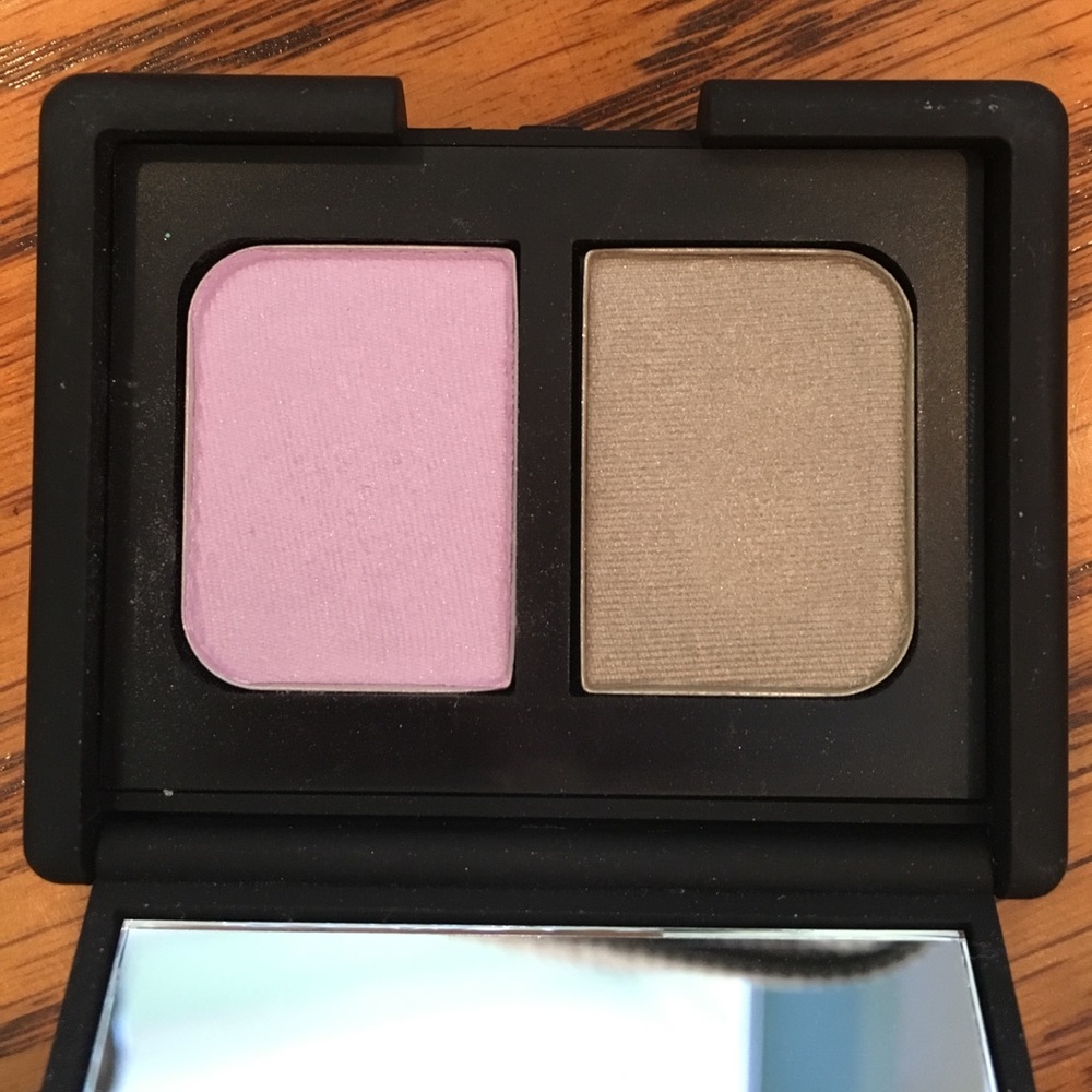 Nars eyeshadow duo in Lost Coast