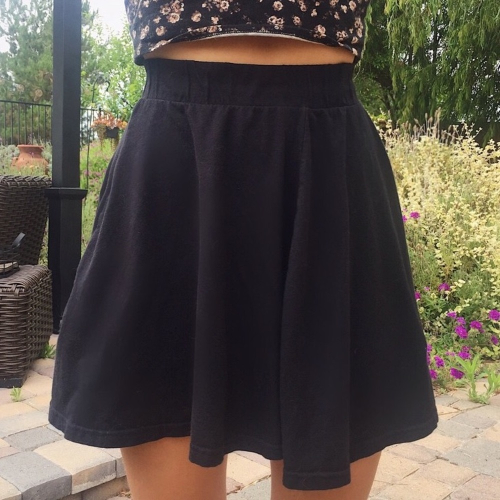 Black flowy skirt💗