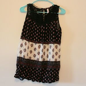 Black lace paisley patterned sleeveless blouse