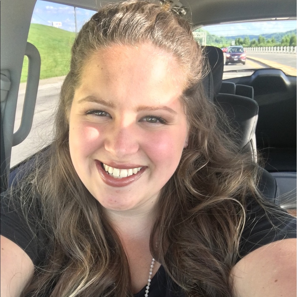 Meet your Posher, Alyssa