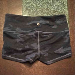 Lululemon Boogie shorts camo 4