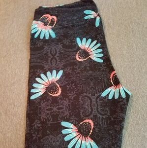 NWOT Lularoe TC Leggings