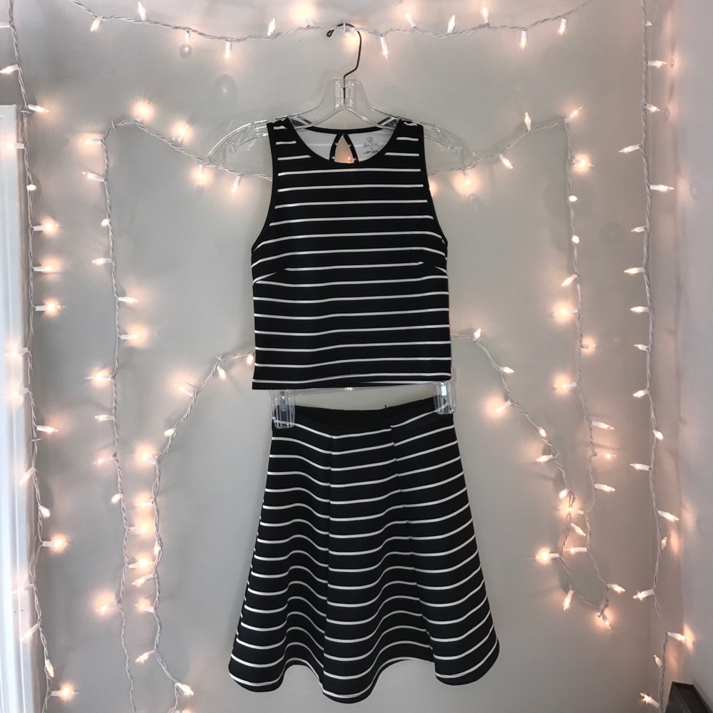 Decree two piece