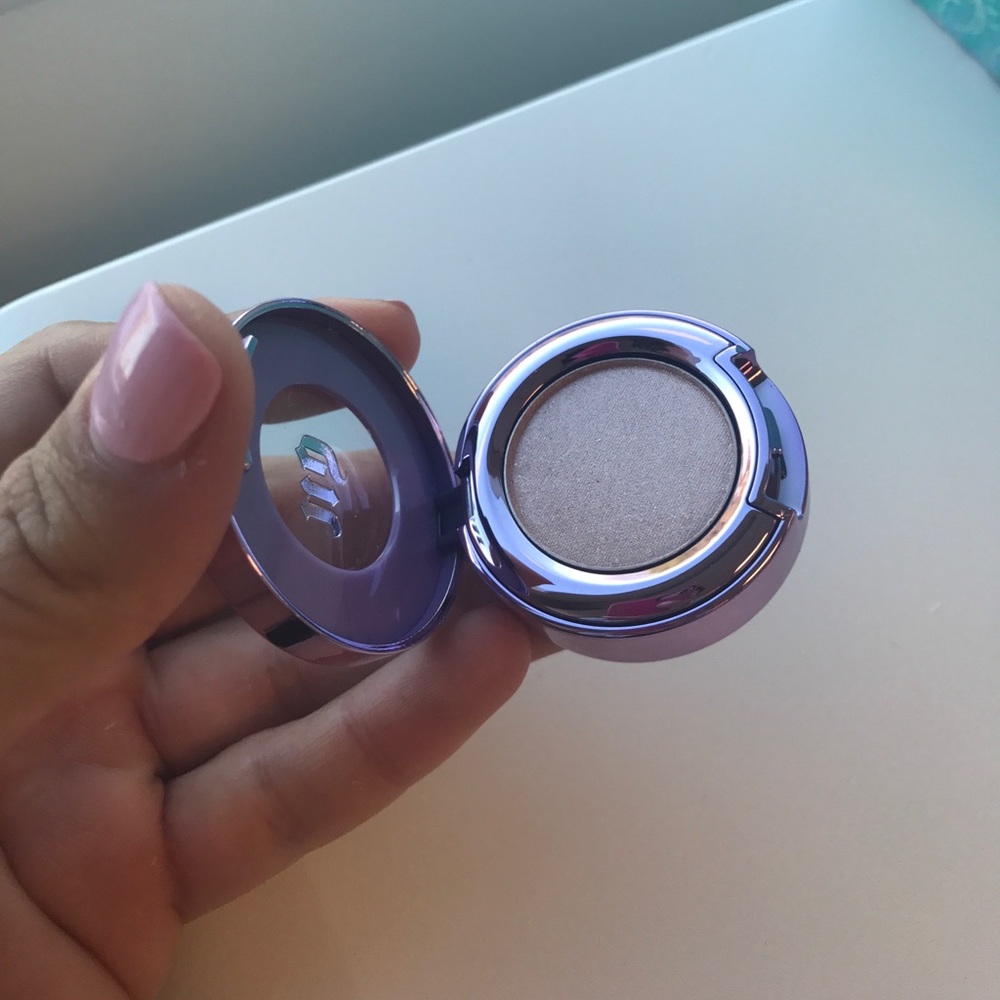 Urban decay eyeshadow brand new - Picture 2 of 3