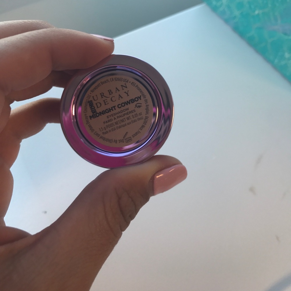 Urban decay eyeshadow brand new - Picture 3 of 3