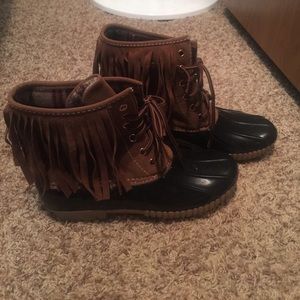 *fringe* duck boots