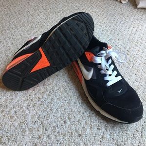 Nike Air Max IVO Black/Crimson