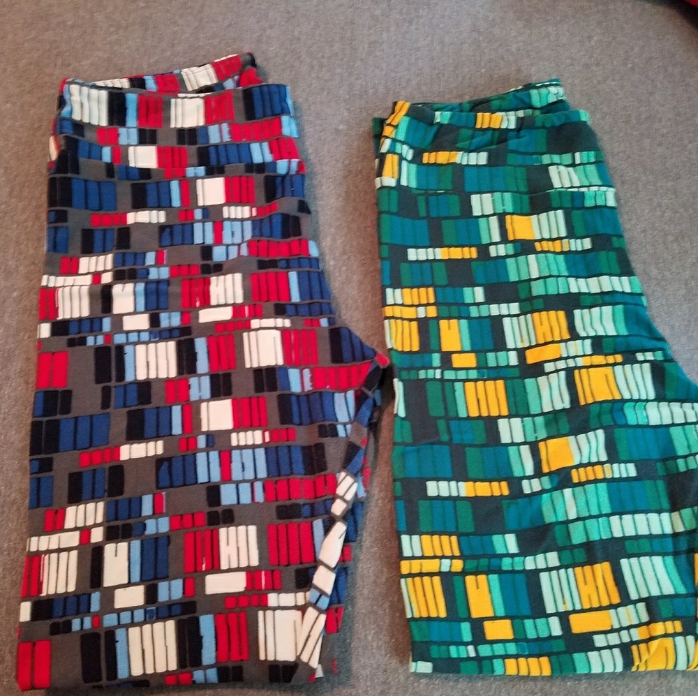TWO pairs of Lularoe TC Leggings