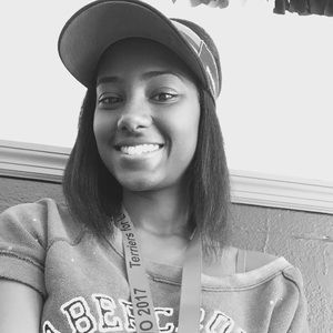 Meet your Posher, Deborah