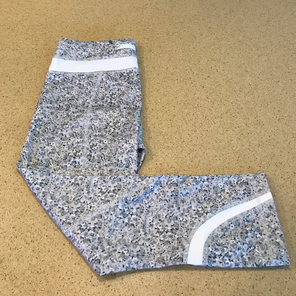Lululemon dryfit Capri leggings