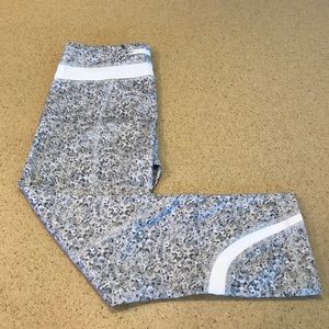 Lululemon dryfit Capri leggings