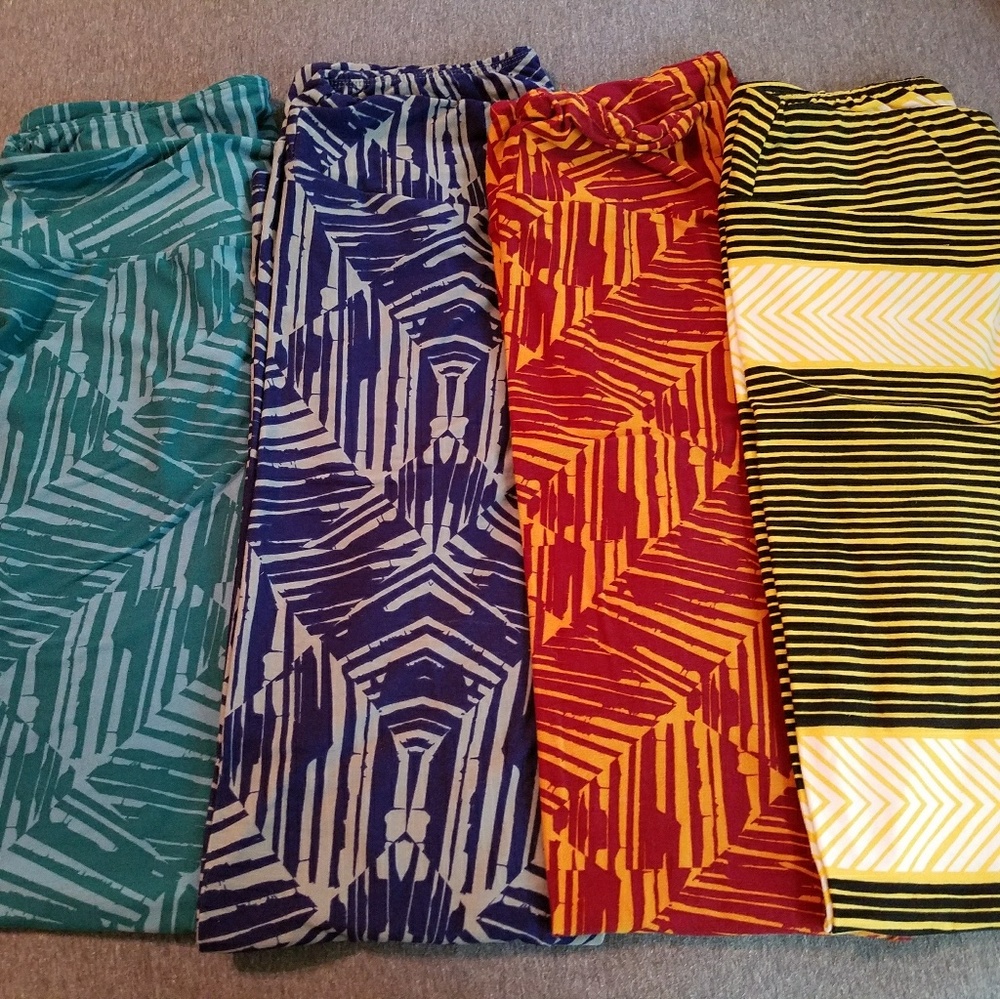 FOUR pairs of Lularoe TC Leggings