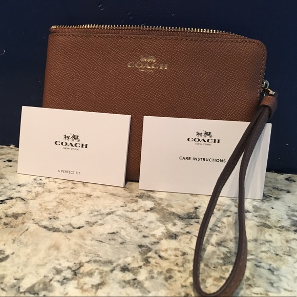 Authentic Coach Wallet!!! - Picture 2 of 4
