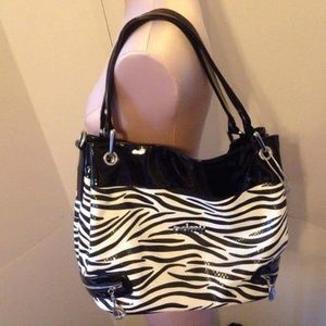 Great condition qdmy shoulder bag