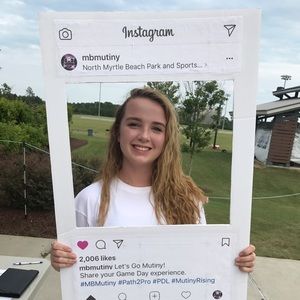 Meet your Posher, Lauren