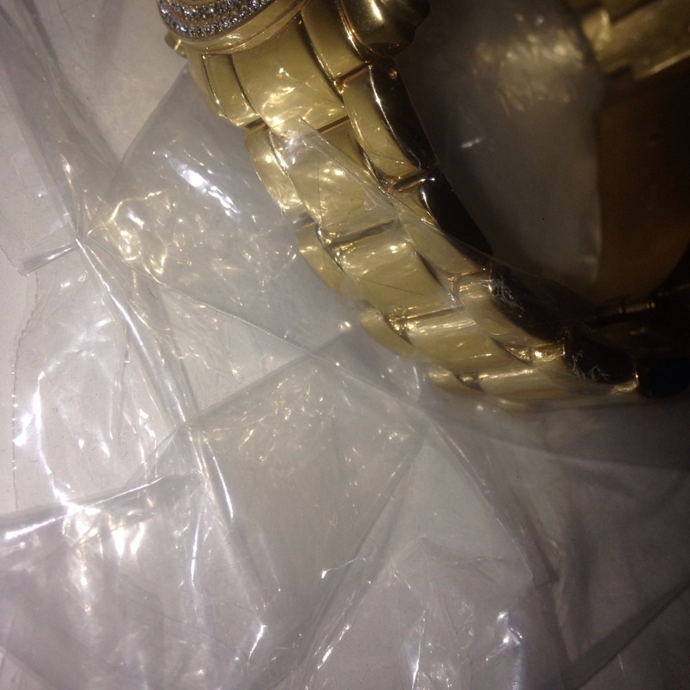 Watch - Picture 2 of 3