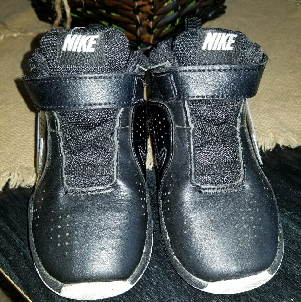 Nike Boys toddler shoes