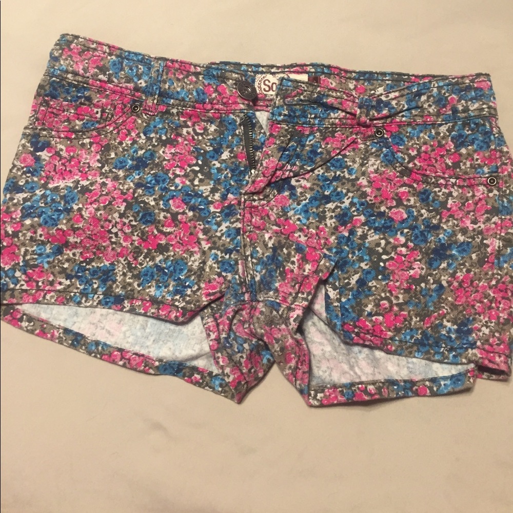 Flowered shorts