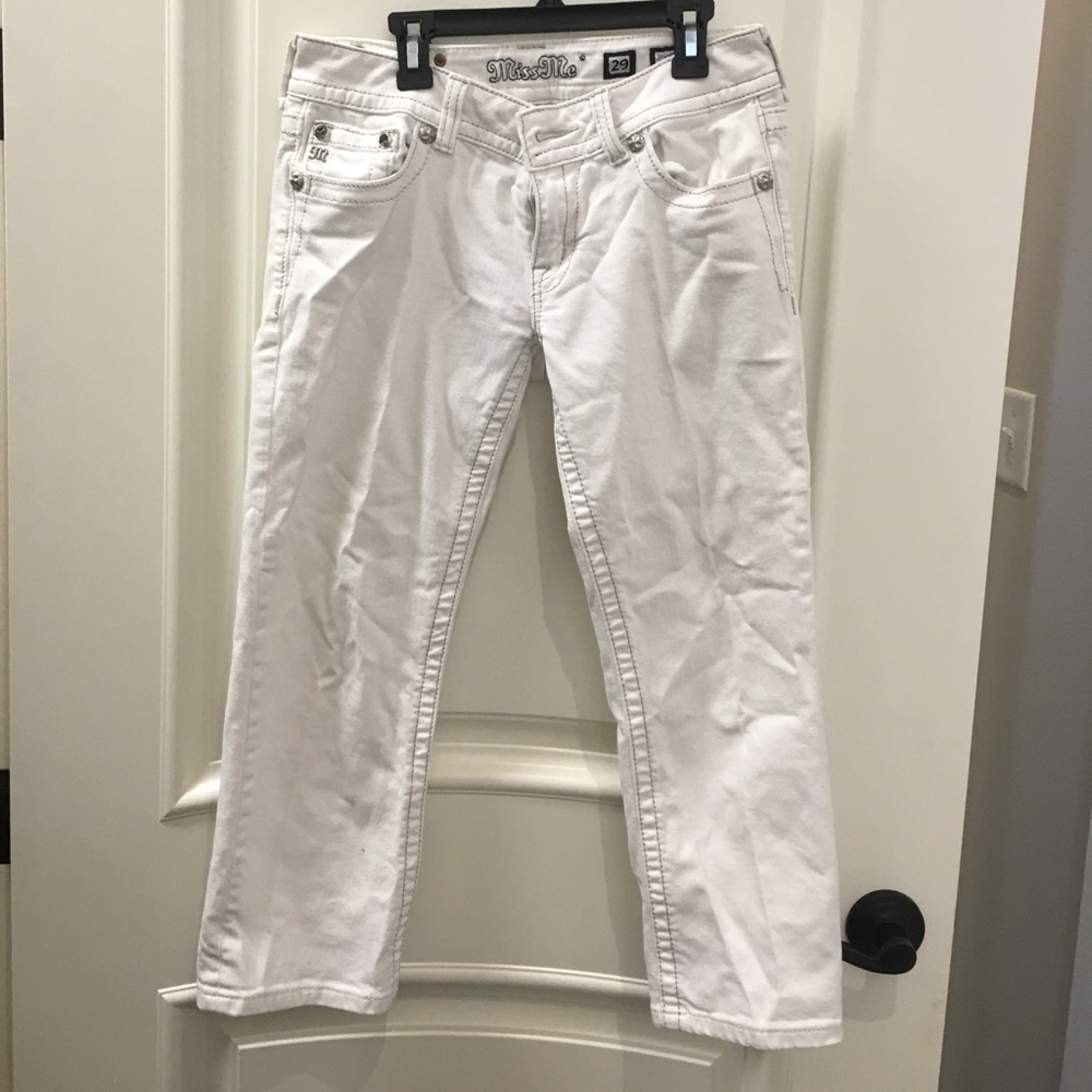 White Miss Me capris