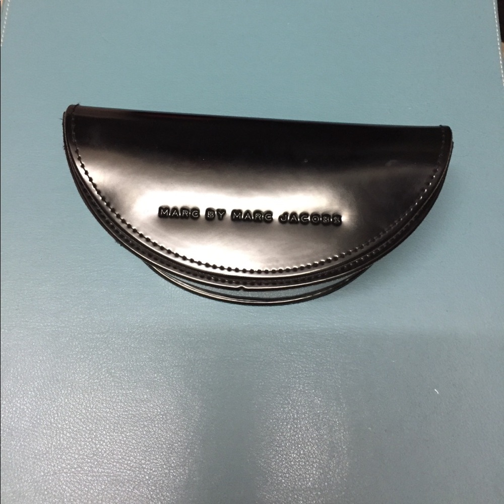 Marc by Marc Jacobs sunglass case with cloth