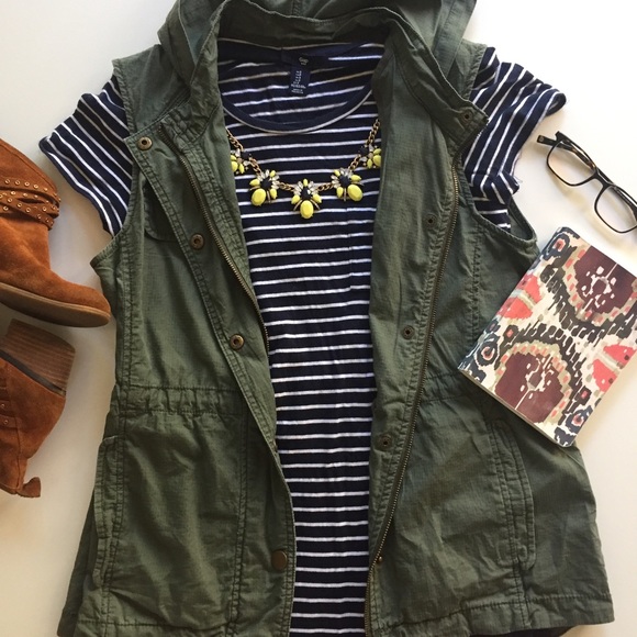 J. Crew Factory Jewelry - J.Crew factory navy,canary,and gold necklace.
