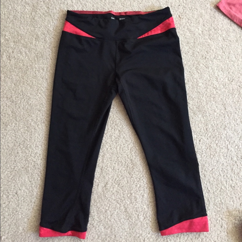 Under Armour fitted workout capris