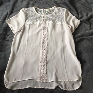 Sheer and lacey white medium short sleeve shirt
