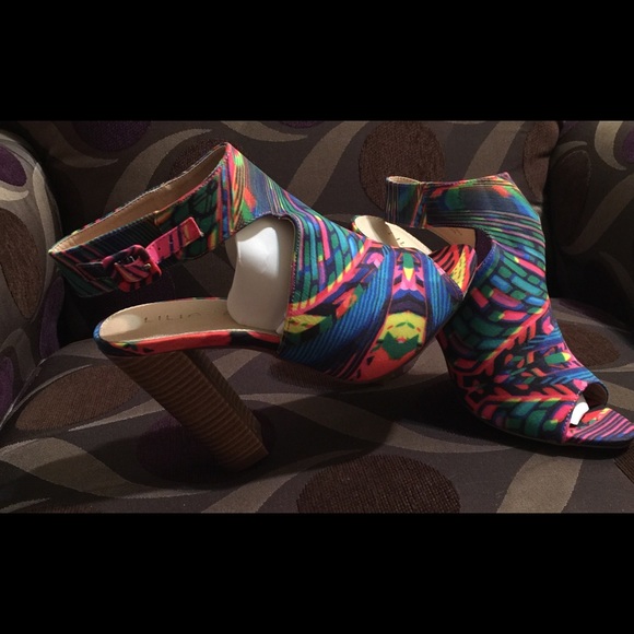 Multi color women sandals - Picture 1 of 3
