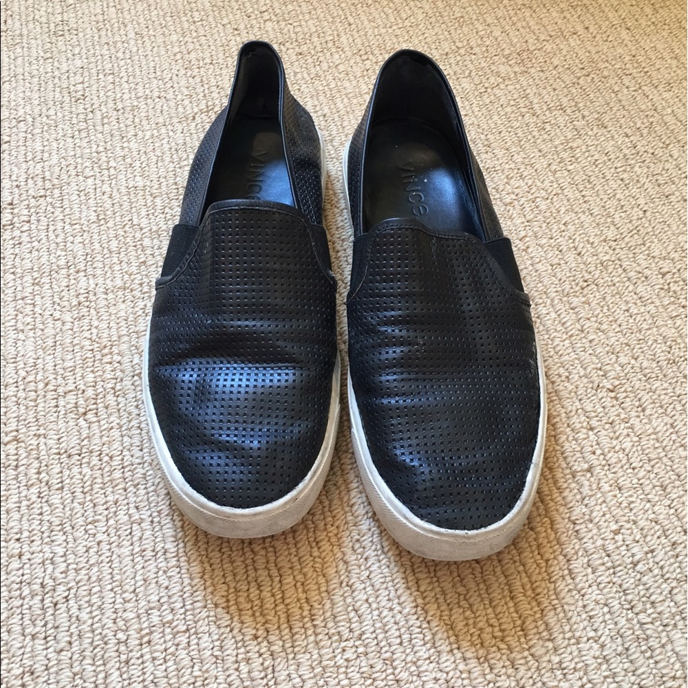 VINCE. Slip-ons