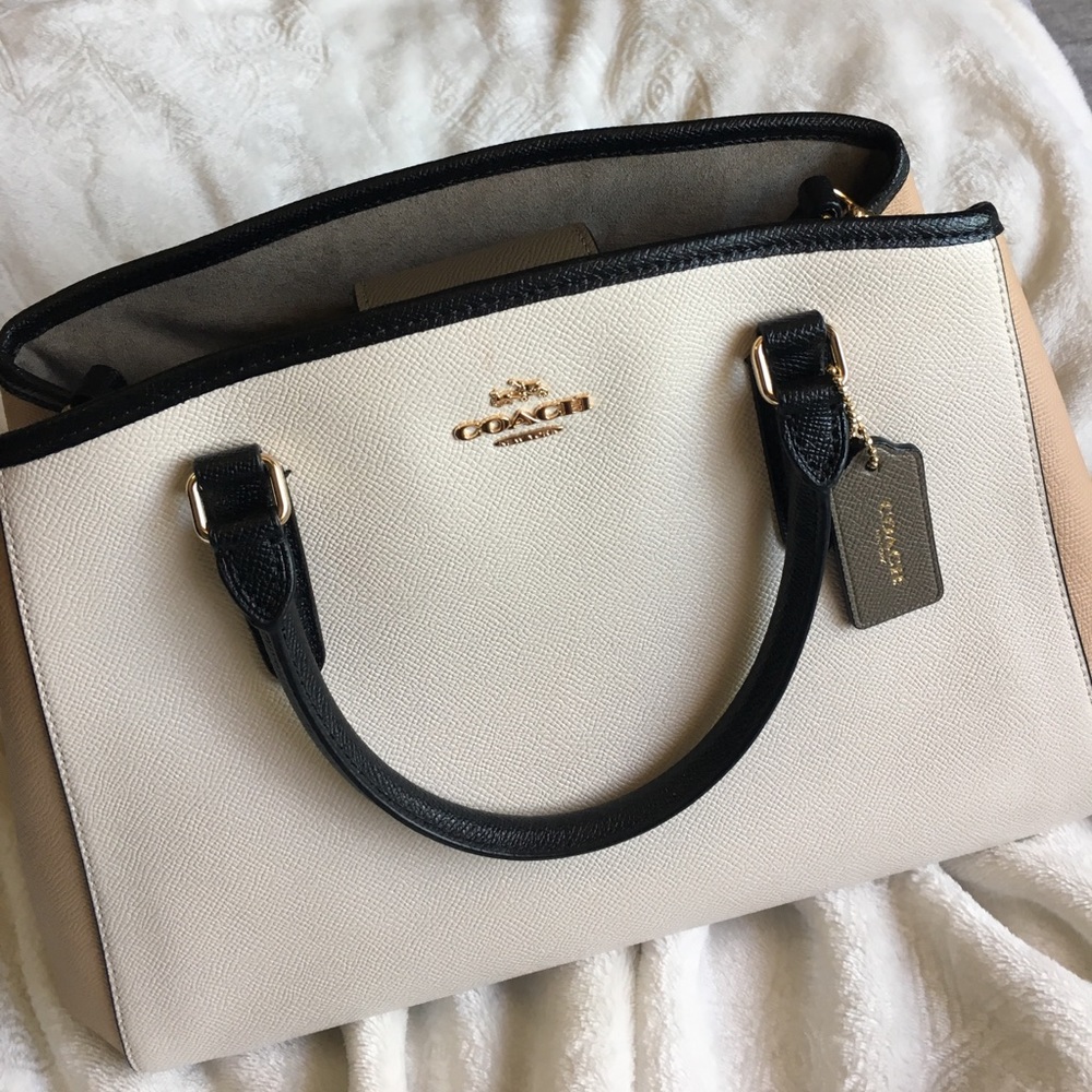 Coach purse: handbag