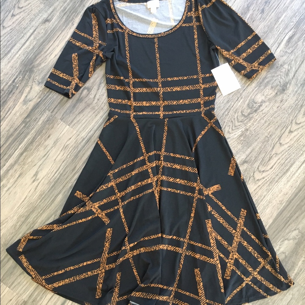 Lularoe medium Nicole Dress
